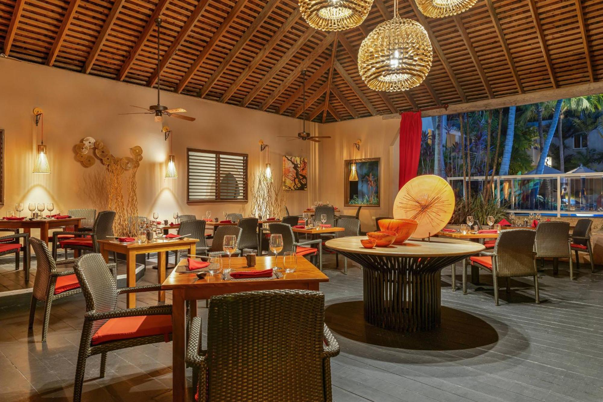 Waves Resort & Spa, Barbados, An Autograph Collection All-Inclusive Resort Сент-Джеймс Экстерьер фото